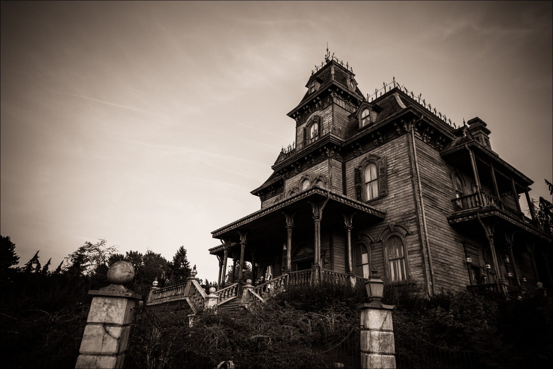 haunted houses in michigan near me